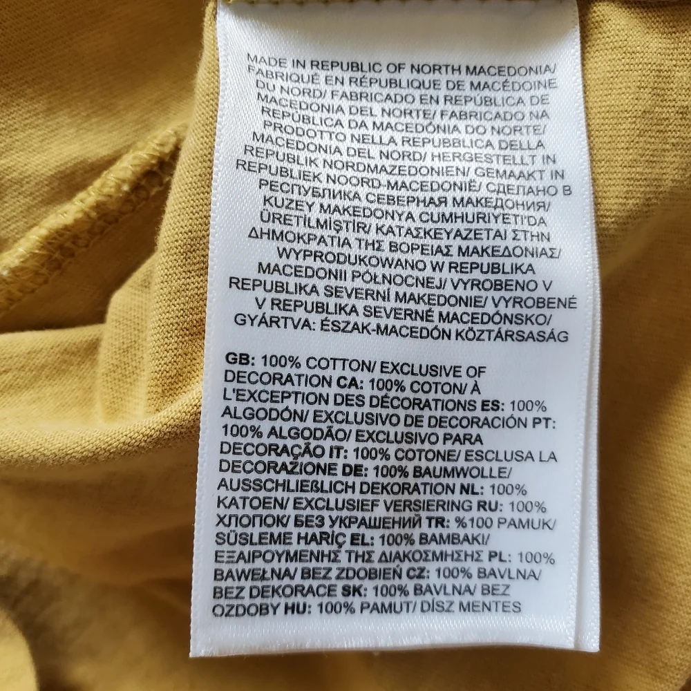 The North Face Men's Gold T-Shirt. Size Large